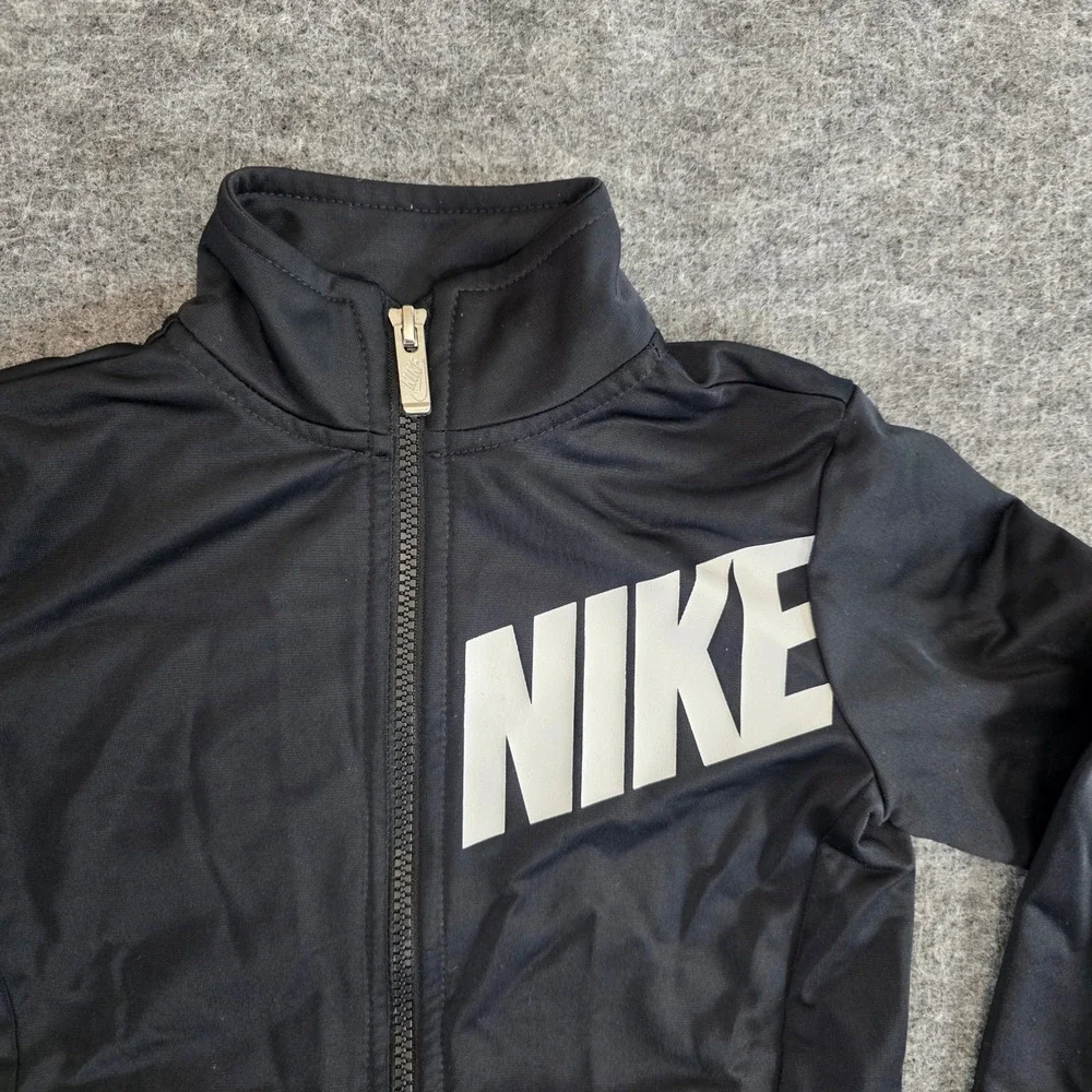 Nike keywords athleticwear